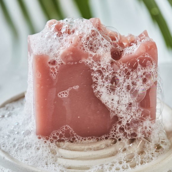 3 Bar Set Vegan Geranium Soap for Mature Skin - Picture 3 of 7